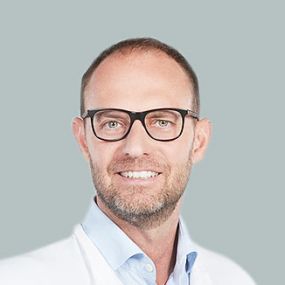 الدكتور - أوليفر فينجينباخ - الجراحة التجميلية والترميمية - 