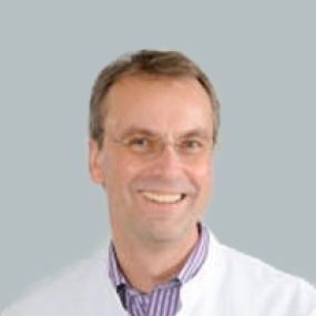 Dr. - Dietmar Kumm - Knee endoprosthetics - 