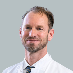 Dr. - Justus Groß: Leiter des Bereichs Gefäßchirurgie - Oncology surgery - 