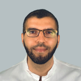 Ibrahim Ibrahim, Oberarzt, Hauptoperateur des EPZ - مفصل ورك اصطناعي - 